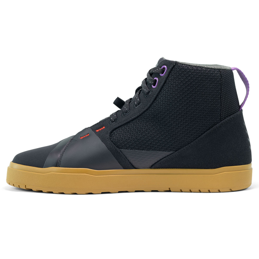 side view of Arx Air motorcycle trainers in black and brown