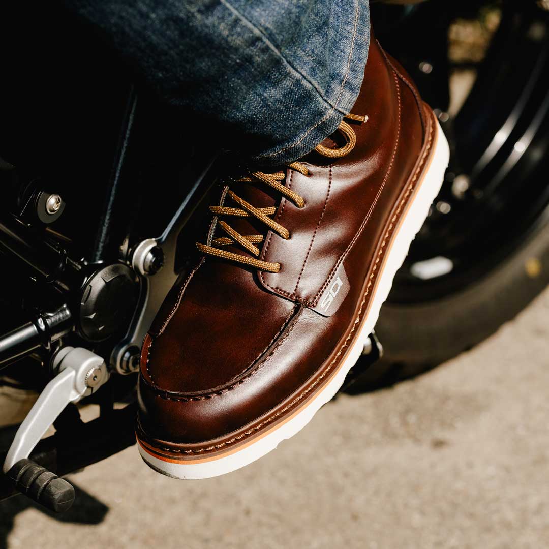 brown leather shoes for men with d30 protectors for motorcycling